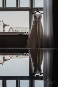 bruidsjurk trouwjurk voor raam