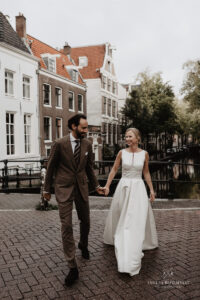 bruidspaar gracht trouwfoto grachten amsterdam
